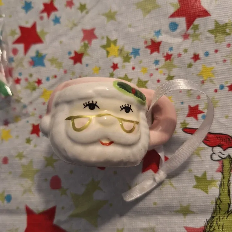 Festive Holiday Gift Set! image indicator(3)