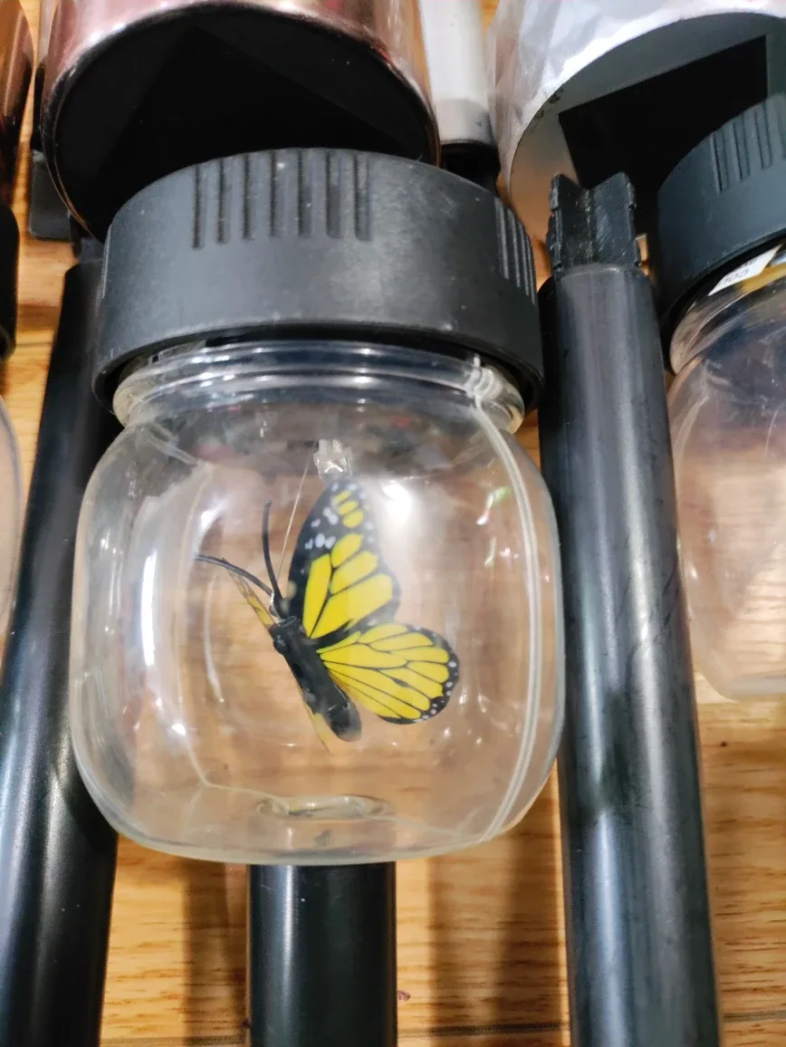 EUC Butterfly Solar Garden Lights - Set of 22 image indicator(4)