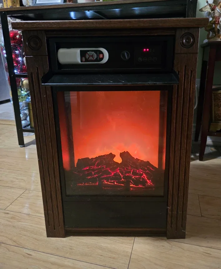 Heat Surge Electric Fireplace 🔸️need it gone ASAP🔸️