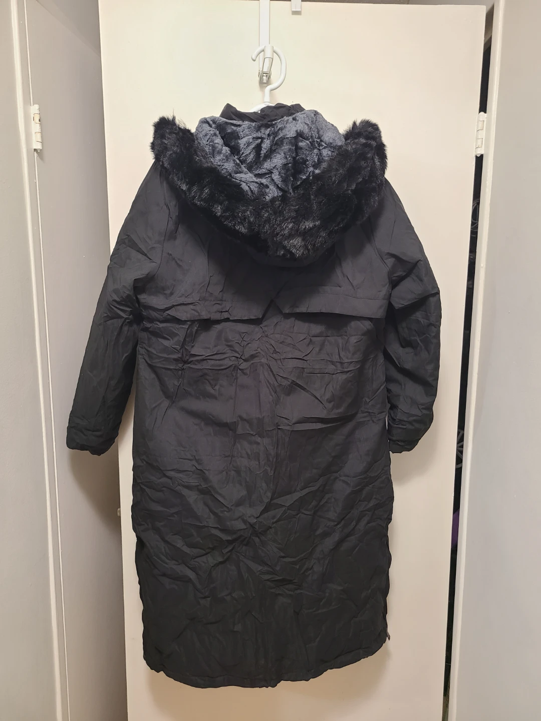 Women's Winter Long Puffer Coat - size Medium - photo 4
