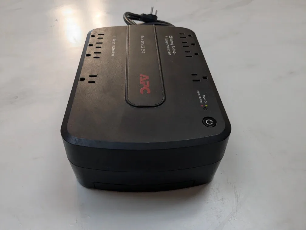 APC Back-UPS ES 550. Surge protection battery backup image indicator(6)