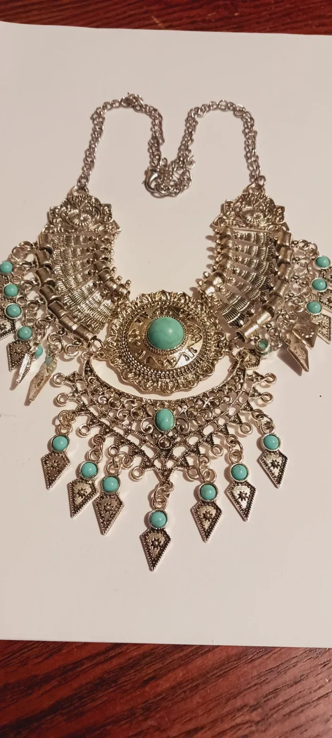 Gorgeous  Silver Tone Turquoise Statement Necklace thumbnail