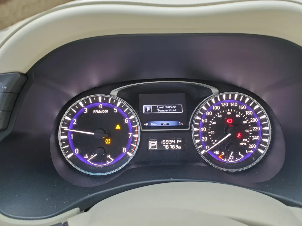 White 2013 infiniti QX60 SUV image indicator(9)