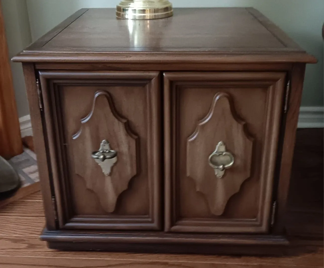 Couch loveseat chair tables image indicator(8)