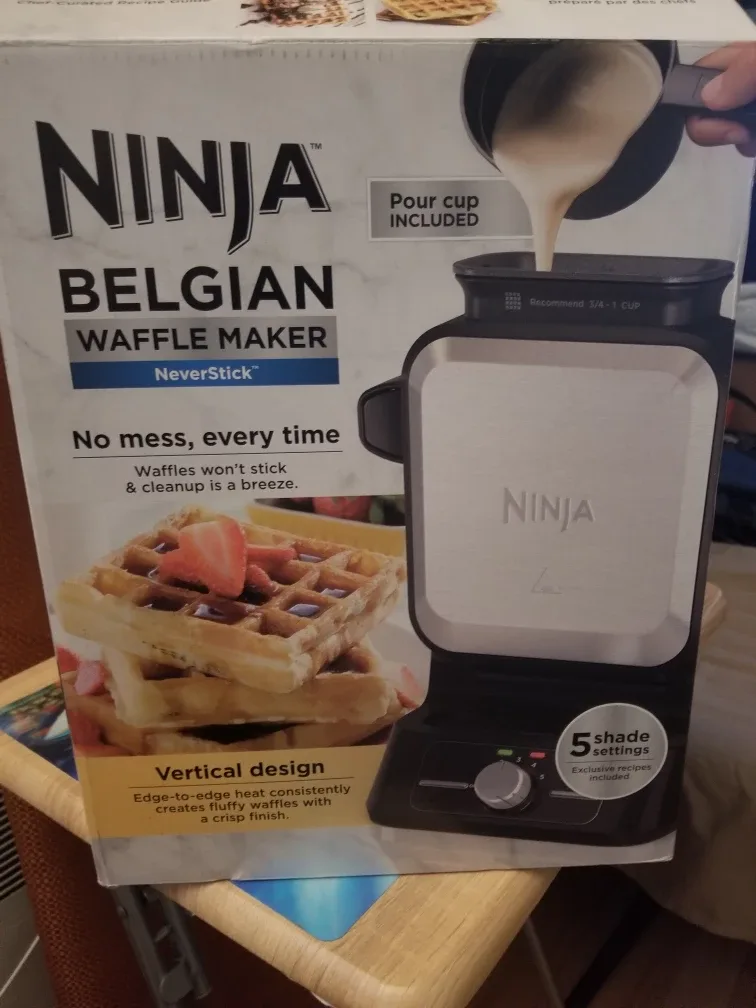 Ninja Neverstick Belgian Waffle Maker - Like New! image indicator(6)