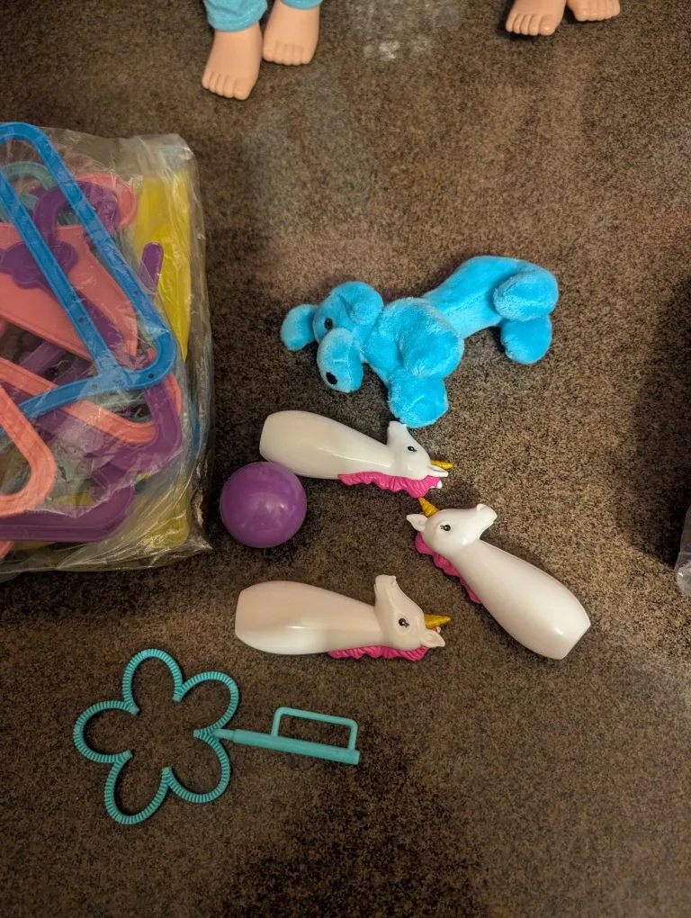 Three Dolls with Accessories image indicator(5)