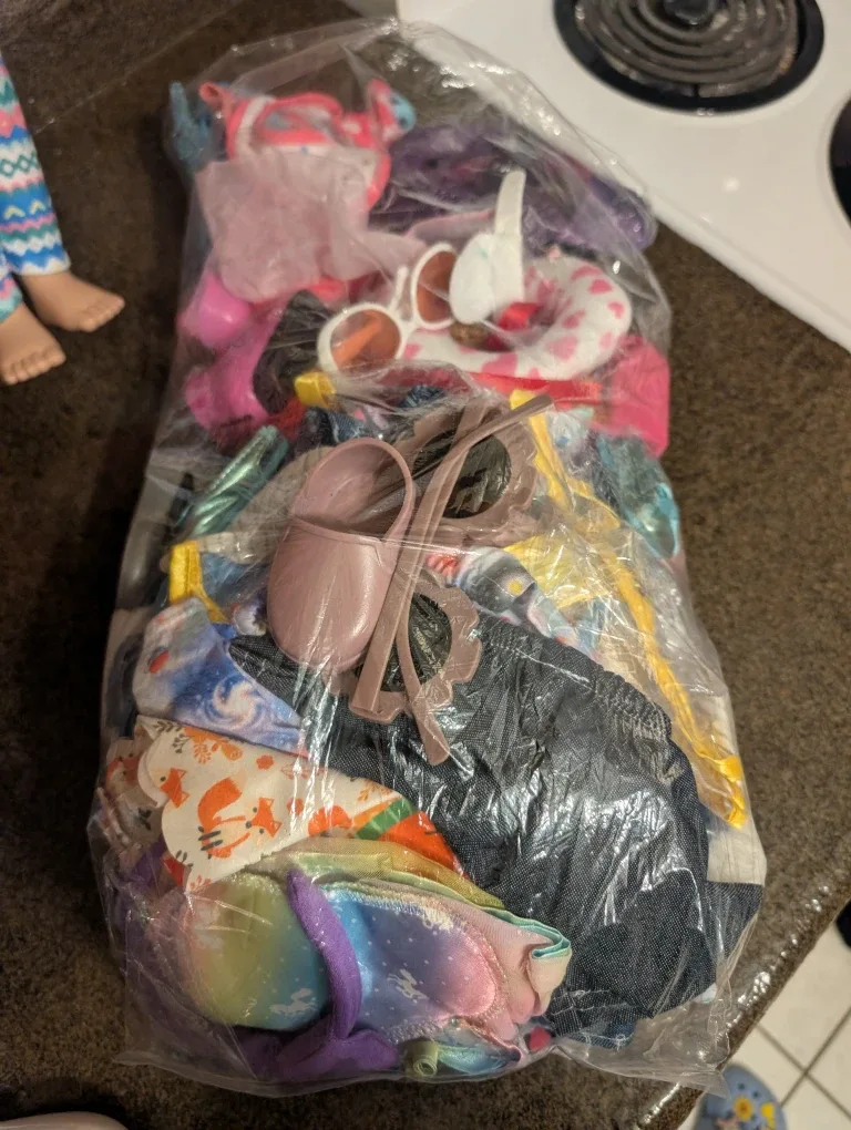 Three Dolls with Accessories image indicator(6)