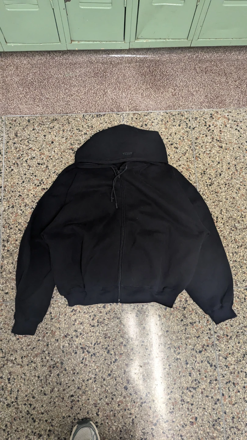 Black Aritzia Zip up
