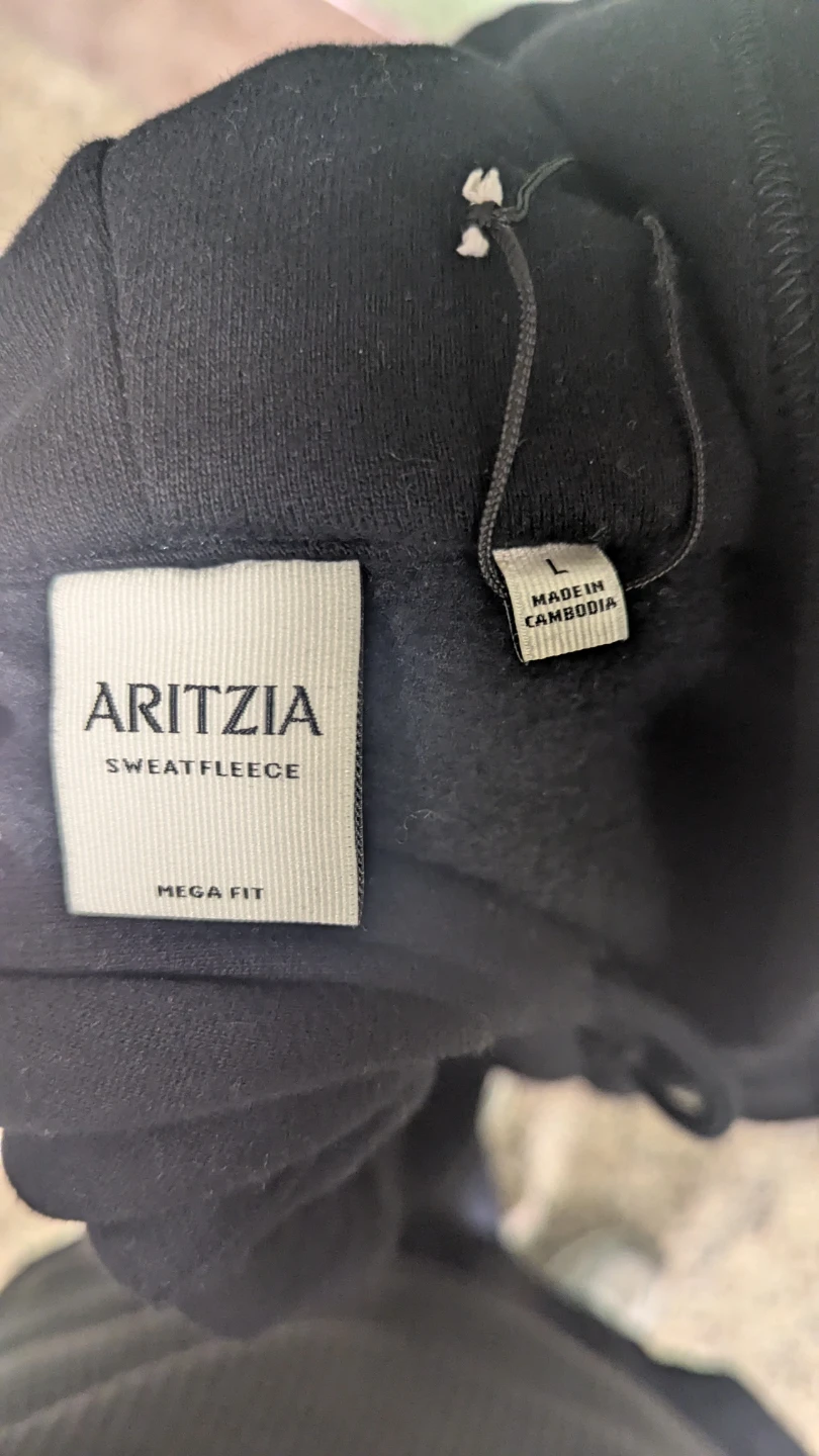 Black Aritzia Zip up - photo 3
