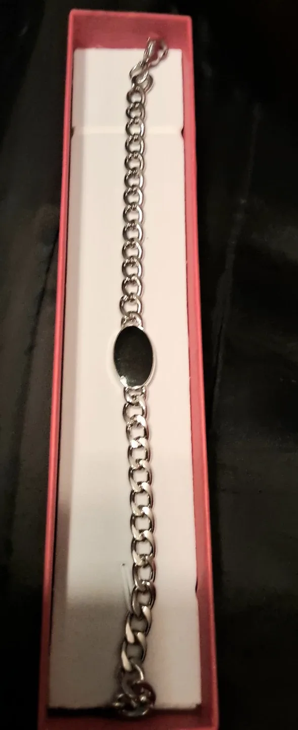 Silver Chain Bracelet with Black Stone image indicator(9)