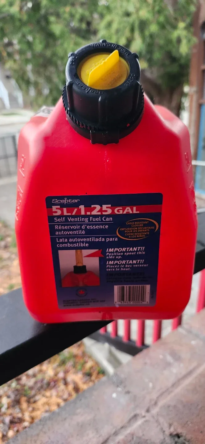 Scepter 5L/1.25 GAL Self Venting Fuel Can image indicator(2)