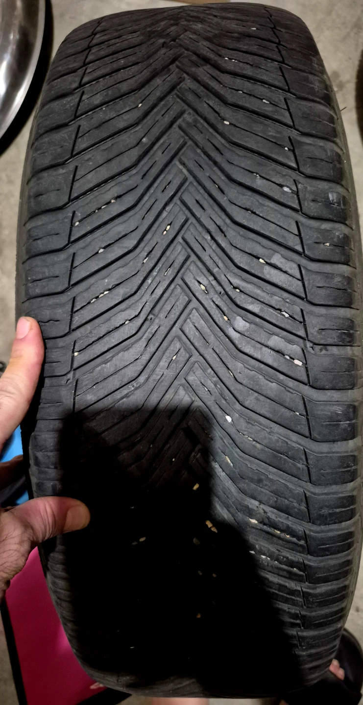 Very Good 1 Winter Michelin Tire Size 235 65 R18 M+S *DEAL* - photo 2