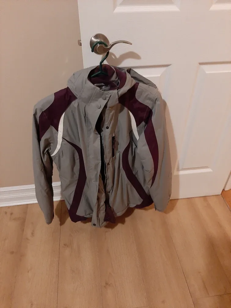 Women's Winter Jacket - Size M image indicator(2)