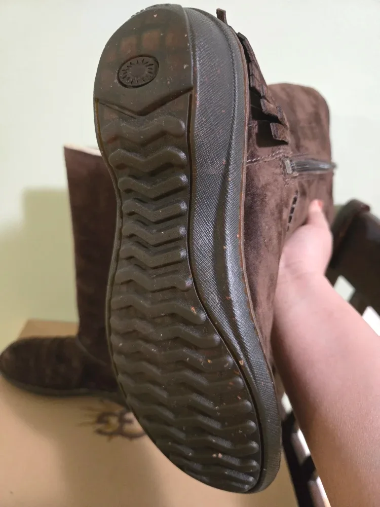 UGG Desoto Brown Suede Boots - Size 7 image indicator(4)
