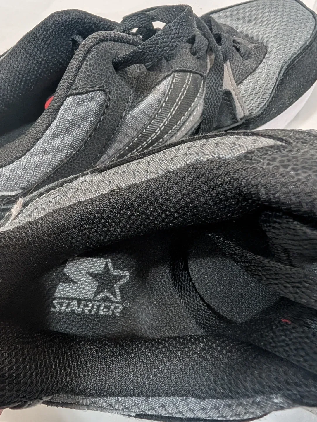 Starter Sneakers - Size 8 image indicator(3)