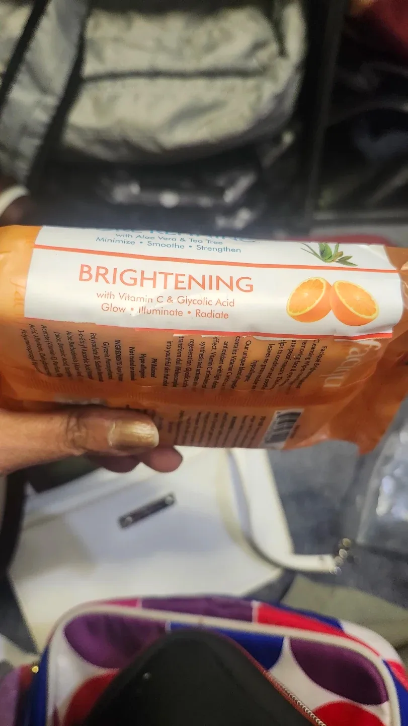 Facique Brightening Makeup Cleansing Wipes image indicator(4)