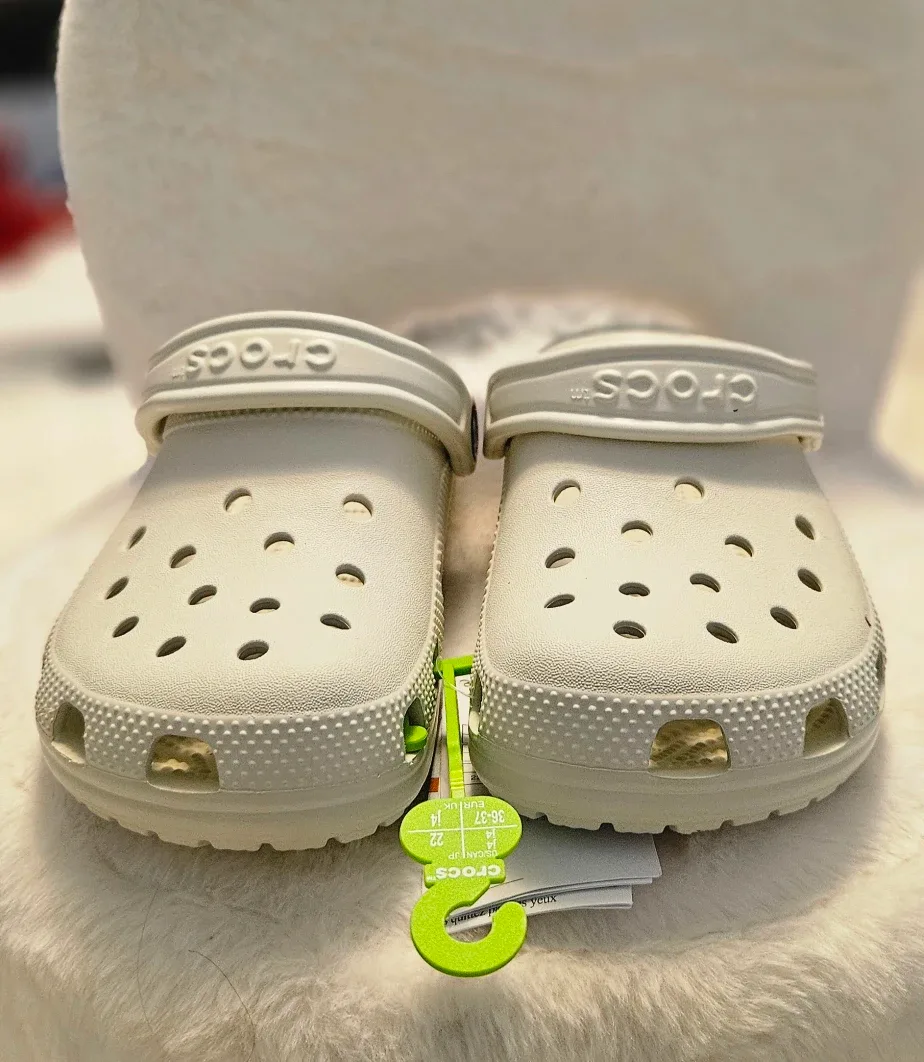 BNWT Crocs Classic Clog - Youth Size 4
