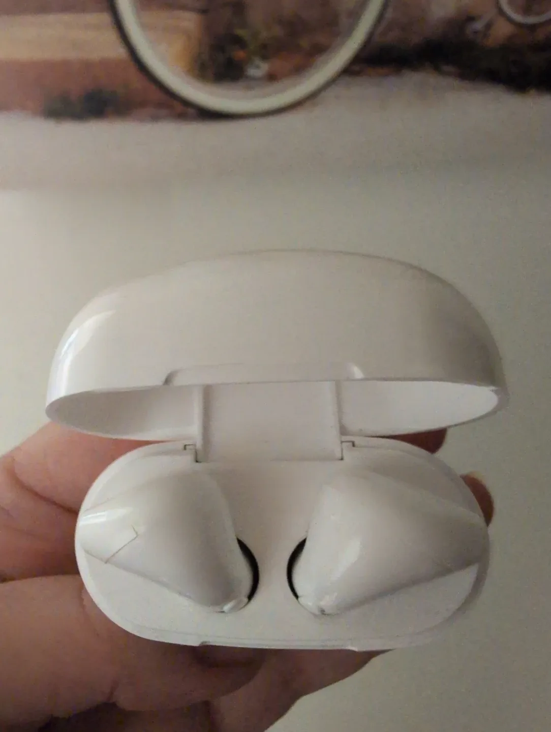 🥕 Coors Light Wireless Earbuds image indicator(2)