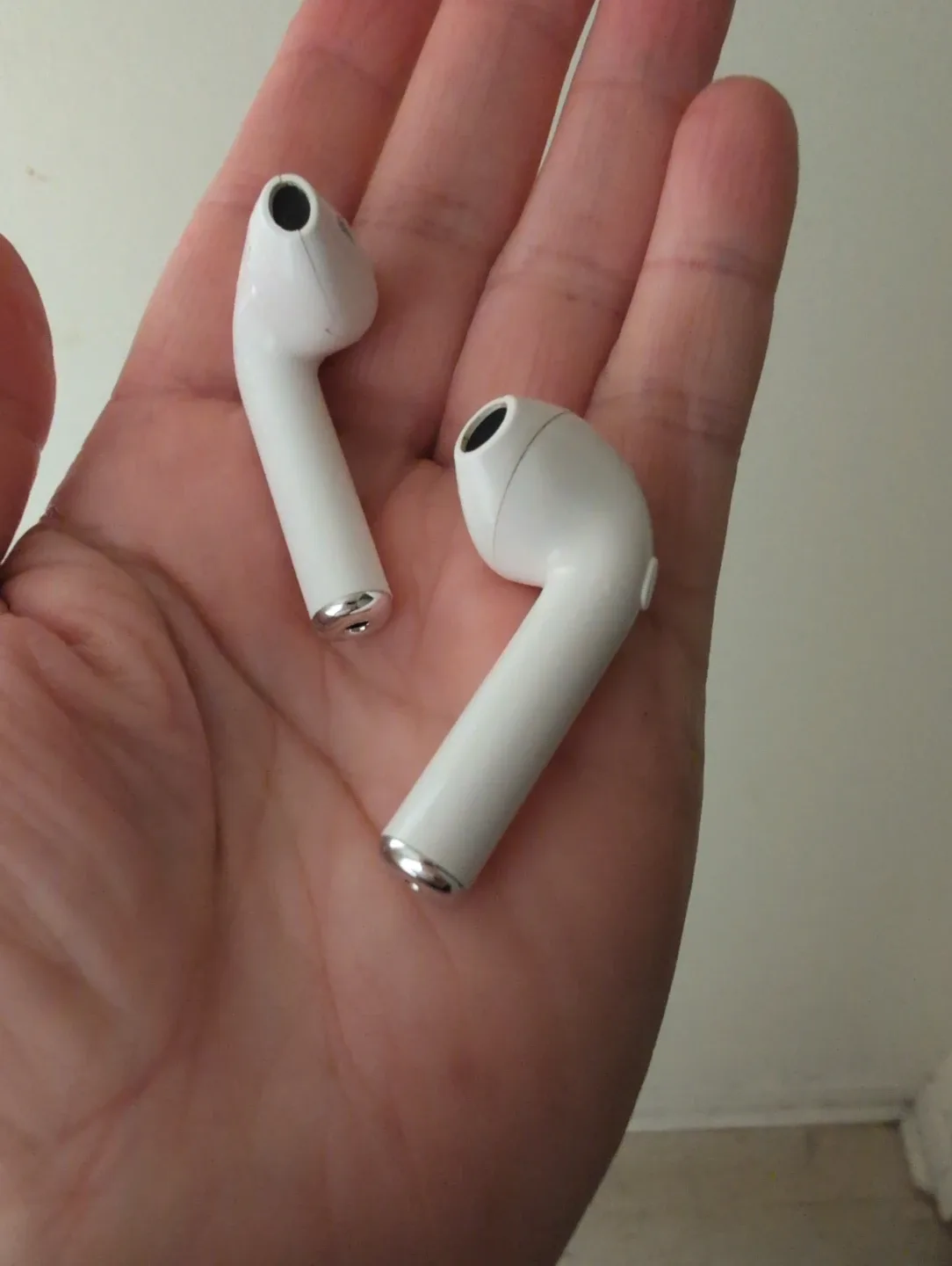 🥕 Coors Light Wireless Earbuds image indicator(3)