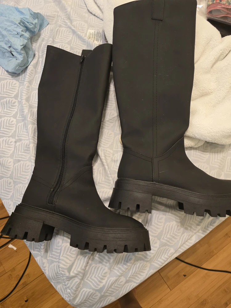 Zara Black Knee High Boots Size 8