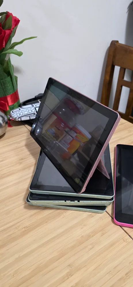 RCA  Android Tablet 10.1 inch 32gb image indicator(8)