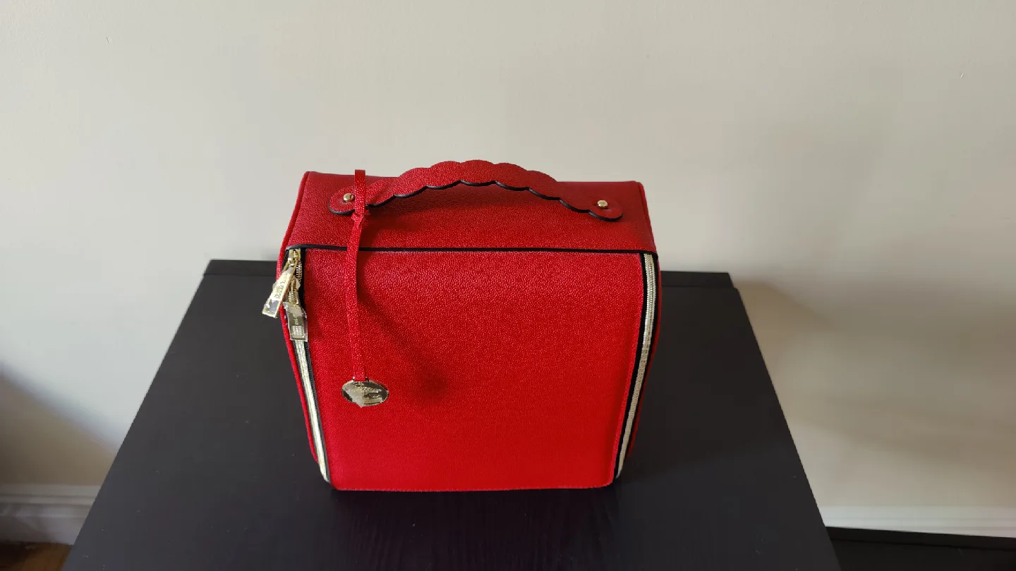 Estee Lauder Red Train Case/Cosmetic bag image indicator(6)