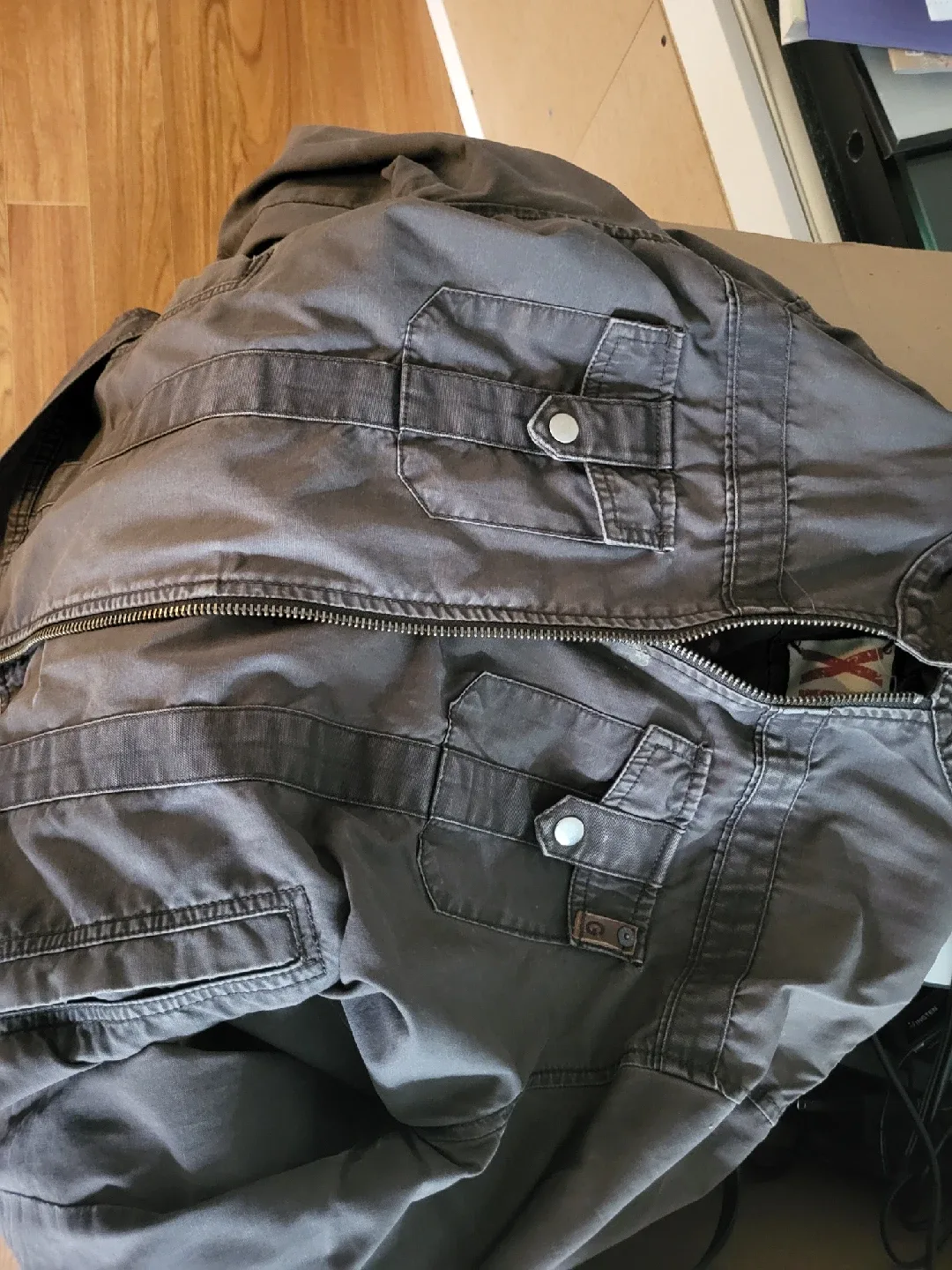 Guess XL brown Jacket image indicator(2)