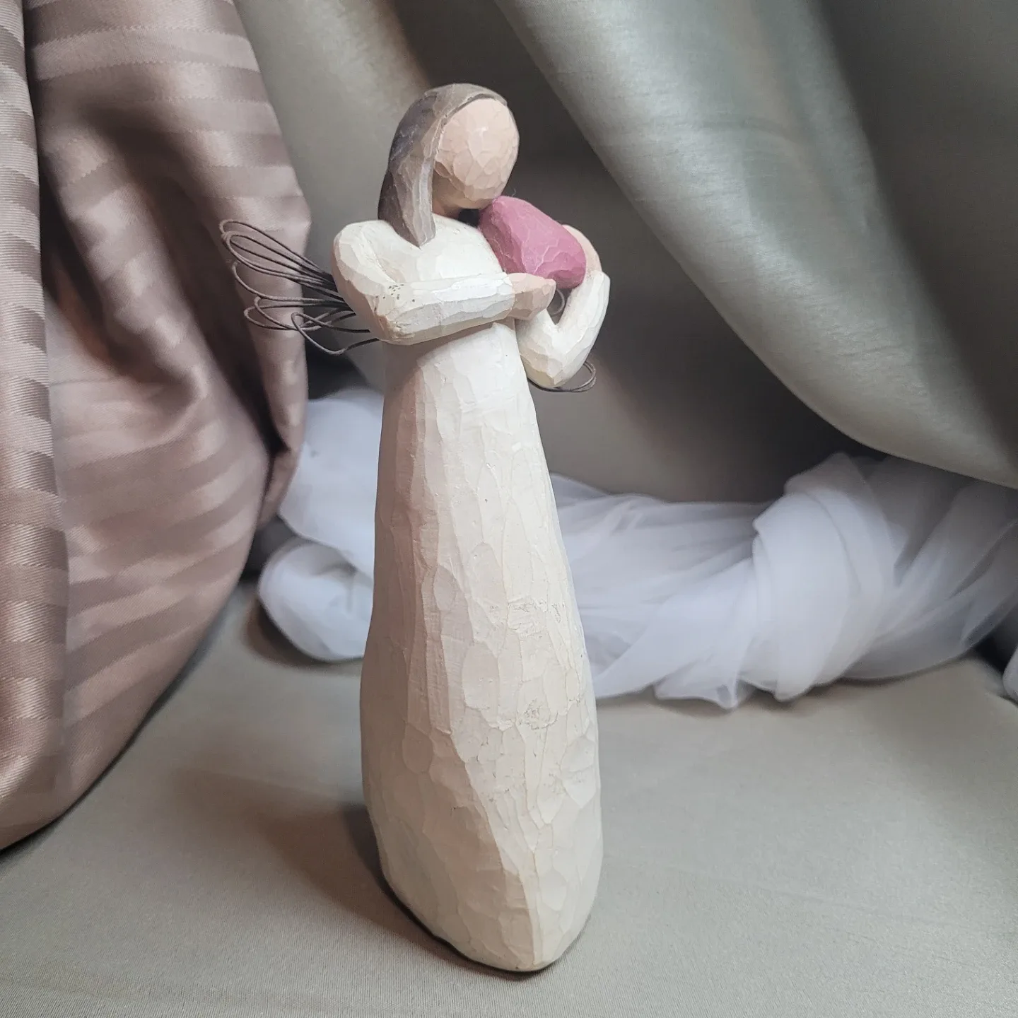 8" Willow Tree “Angel of the Heart“ Figurine image indicator(2)