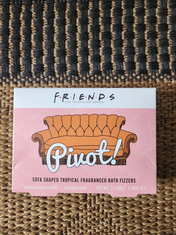 FRIENDS! Sofa Shaped Tropical Bath Fizzers
