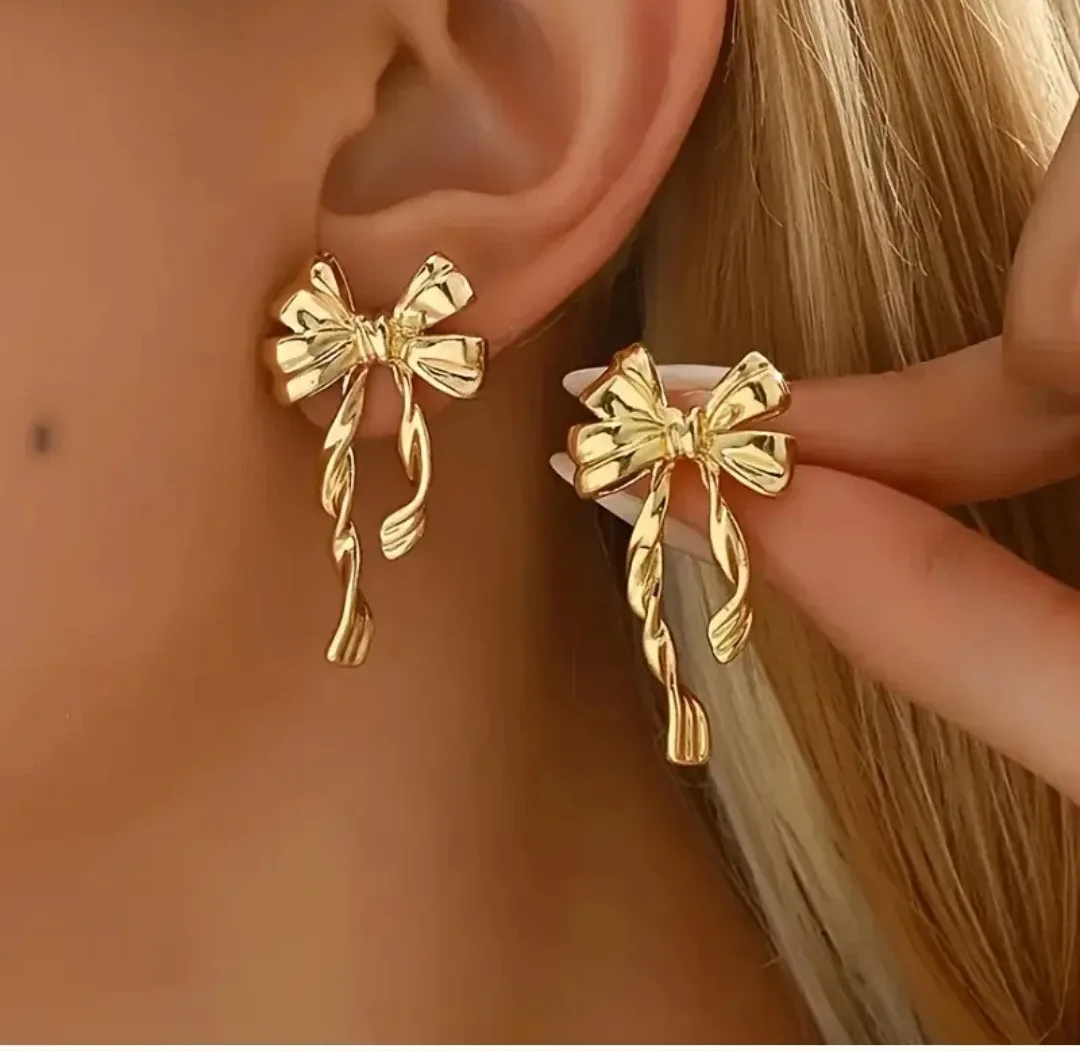 Gold Ribbon Drop Earrings image indicator(3)
