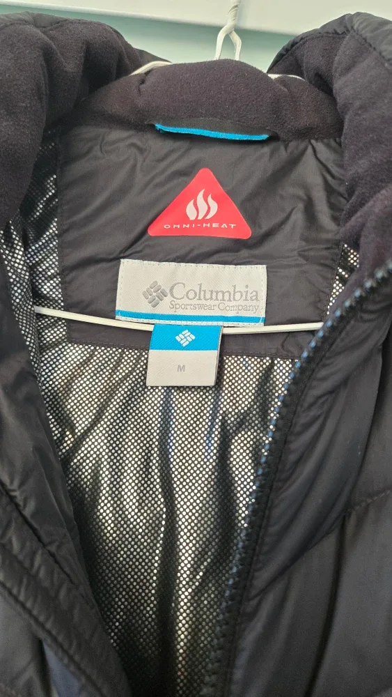 Columbia Puffer Coat - Size M image indicator(2)