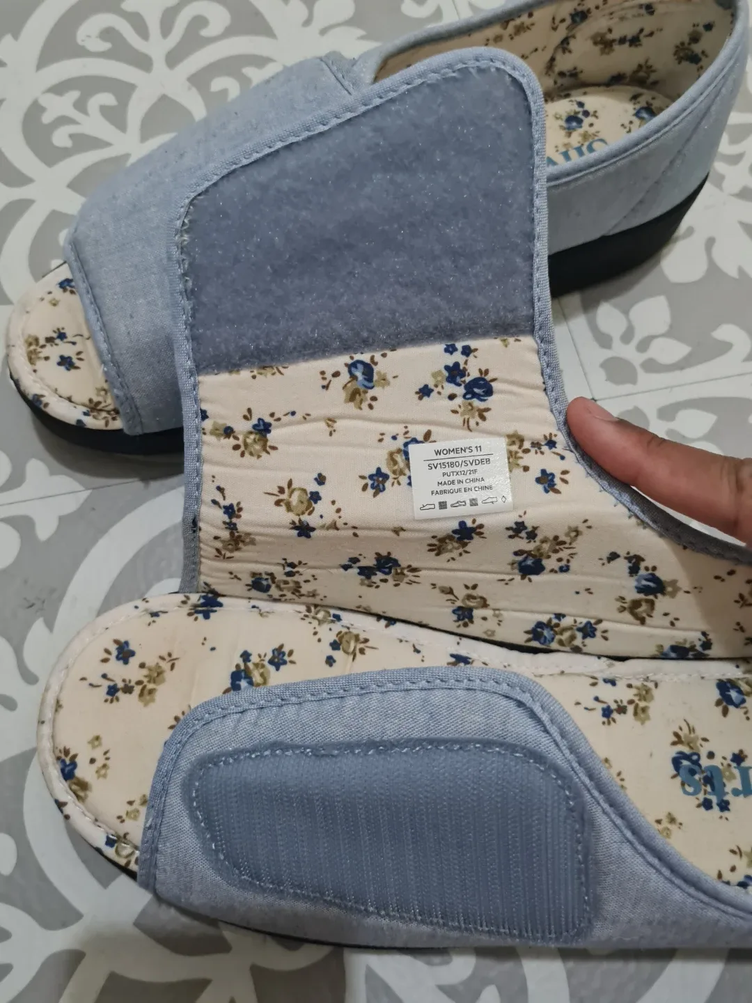 Silvert's Women's Adjustable Sandals Size 11 image indicator(4)