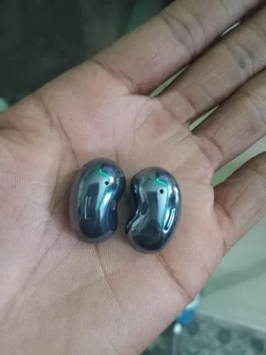 Samsung galaxy buds read description