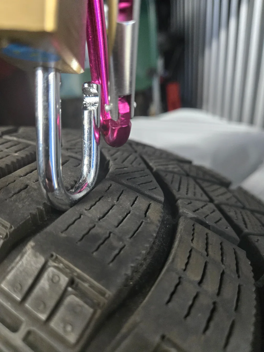 Pirelli Ice Zero ZR 216/65R16 102T - 3 Winter Tires image indicator(2)