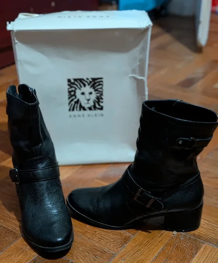 Anne Klein Black Leather Ankle Boots image indicator(3)