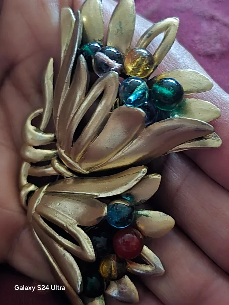 Vintage Gold Tone Floral Brooch