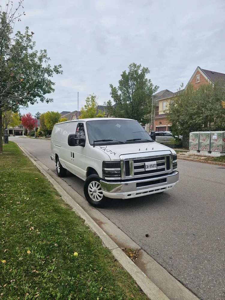 Ford E-250 CargoVan 2013 image indicator(4)