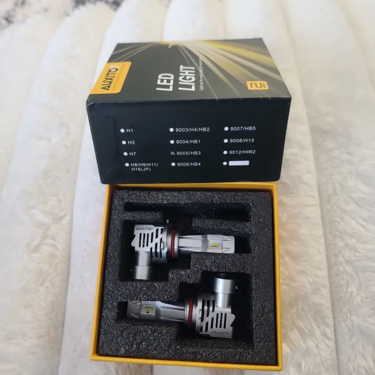 AUXITO 9005 LED Headlight Bulbs image indicator(6)