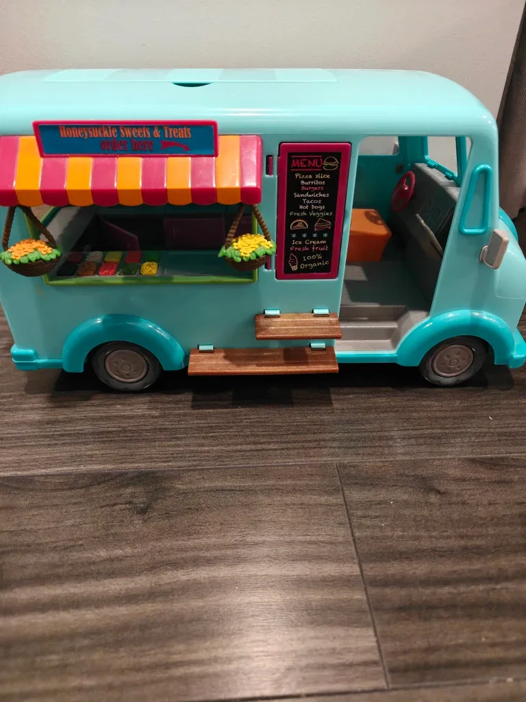 Li'l Woodzeez – Hoppin' Farmers Market Playset with Toy Food 