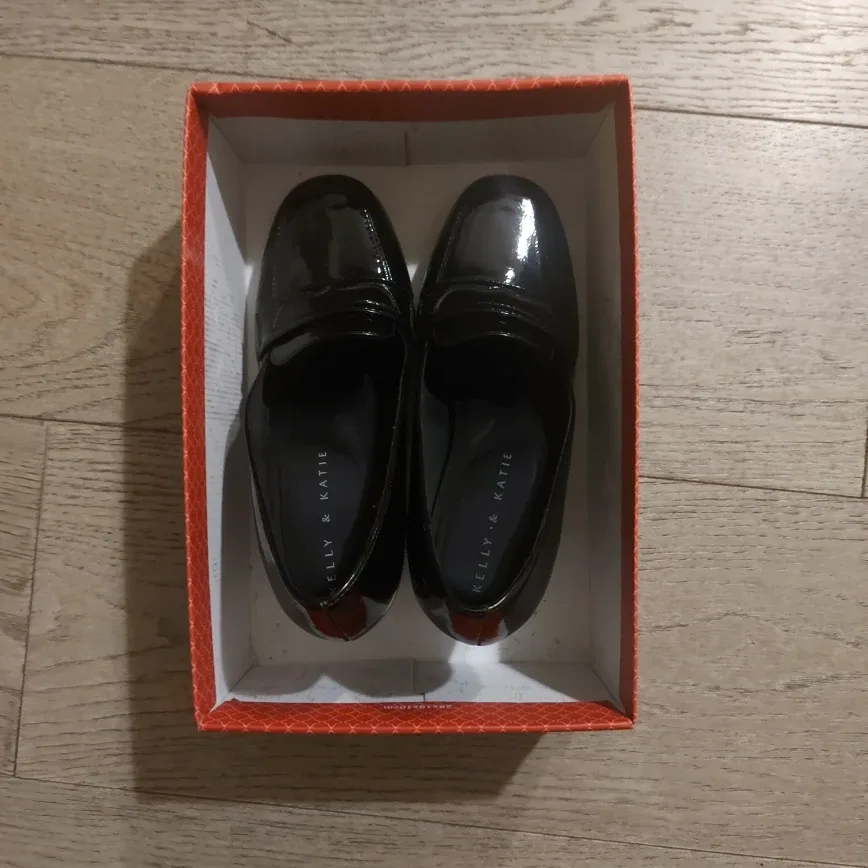 Kelly & Katie Black Patent Leather Loafer Heels