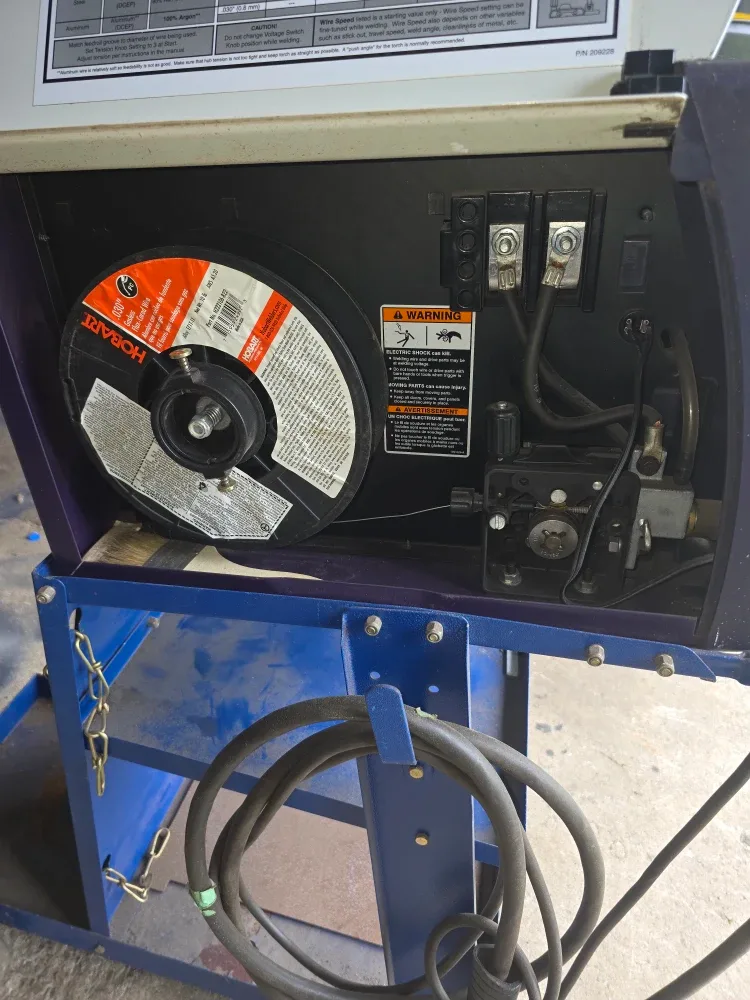 Hobart Handler 135 Welder image indicator(2)