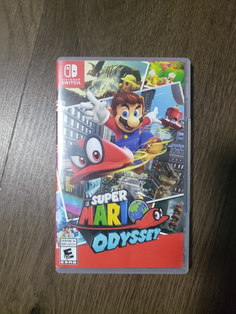 Nintendo Switch Console with 2 games image indicator(2)