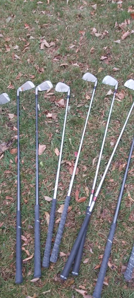 Random Golf Club Set image indicator(2)