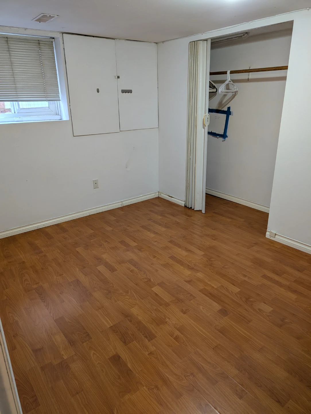 Room to rent in a 3 bedroom basement suite