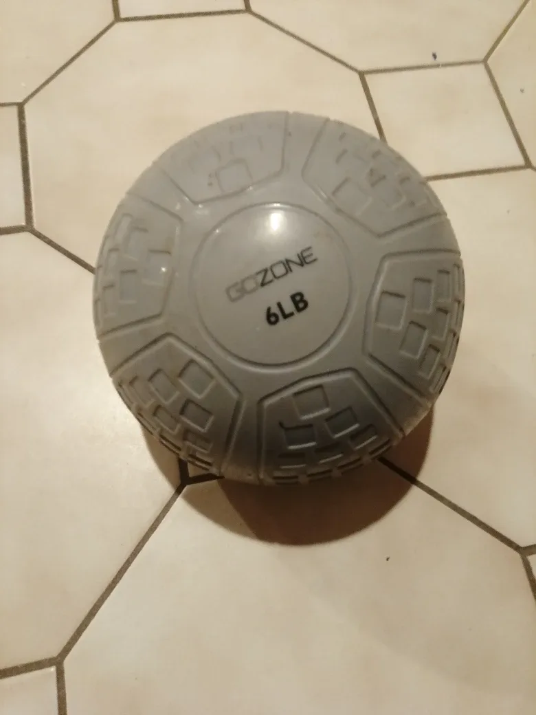 GOZONE 6LB used Medicine Ball