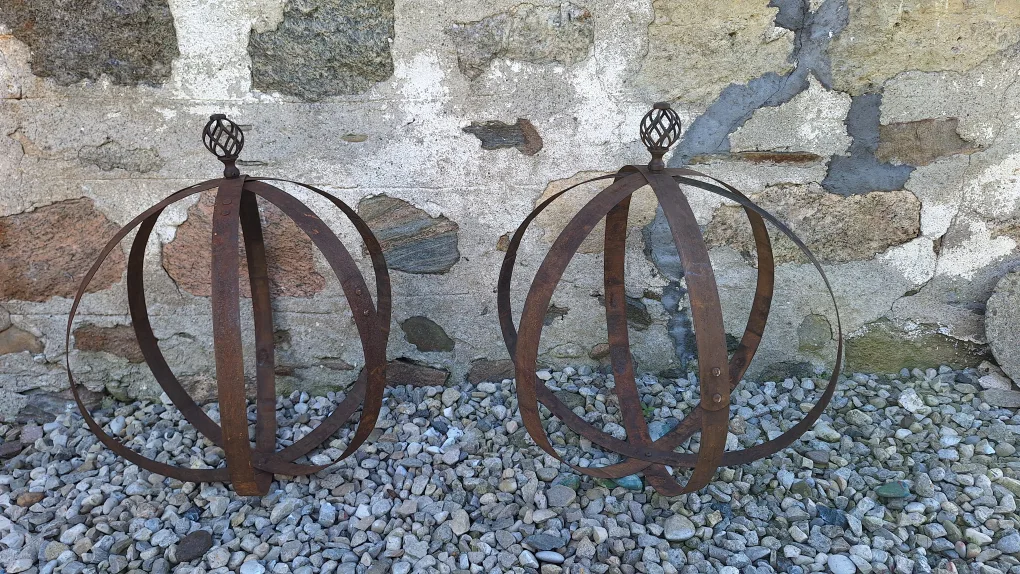 Metal Garden Sphere Decor image indicator(4)