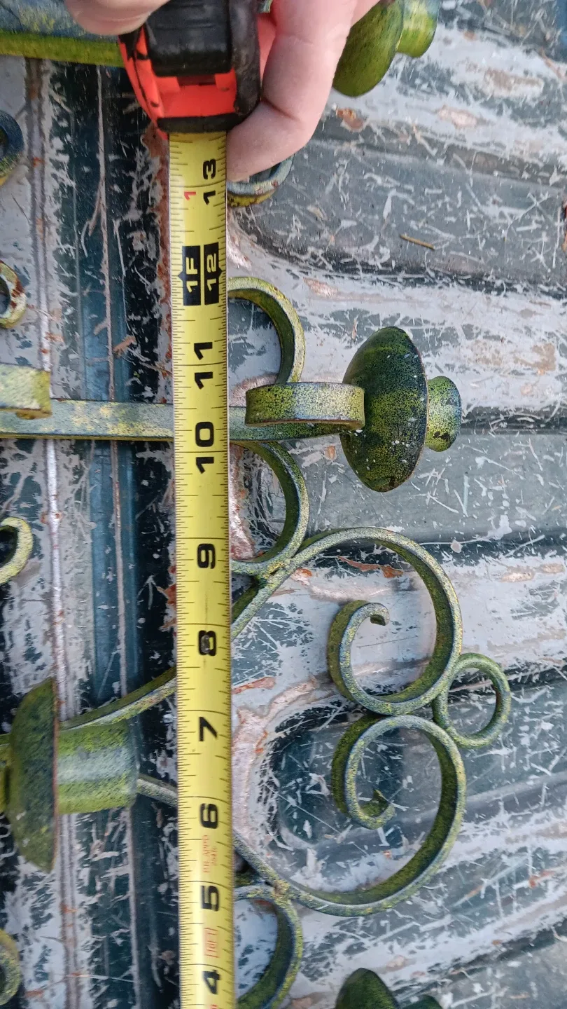 Vintage Gothic Wrought Iron Metal Candle Holders image indicator(2)