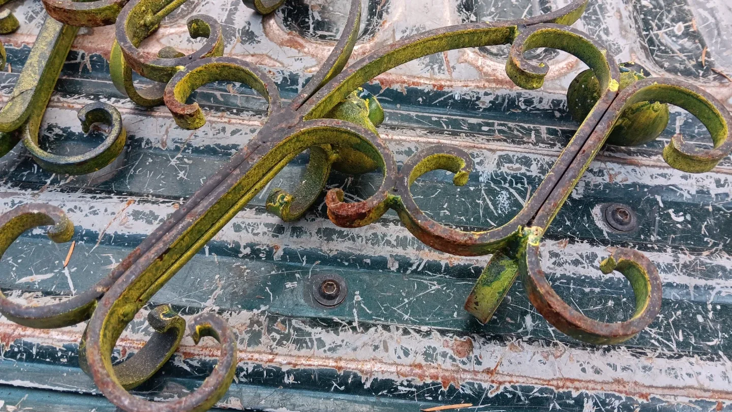 Vintage Gothic Wrought Iron Metal Candle Holders image indicator(4)