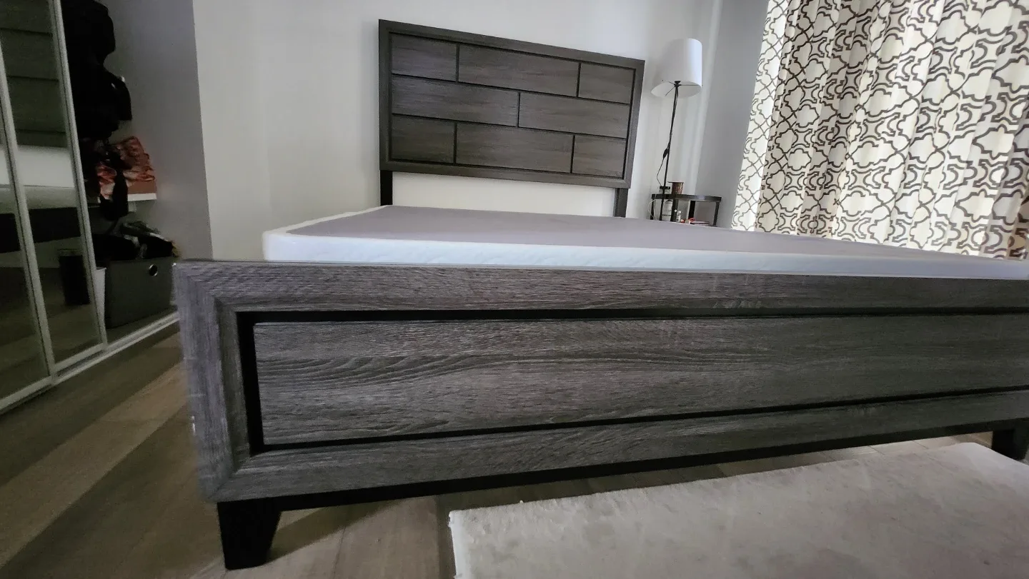 Queen Size Bed Frame for Sale – Excellent Condition image indicator(9)