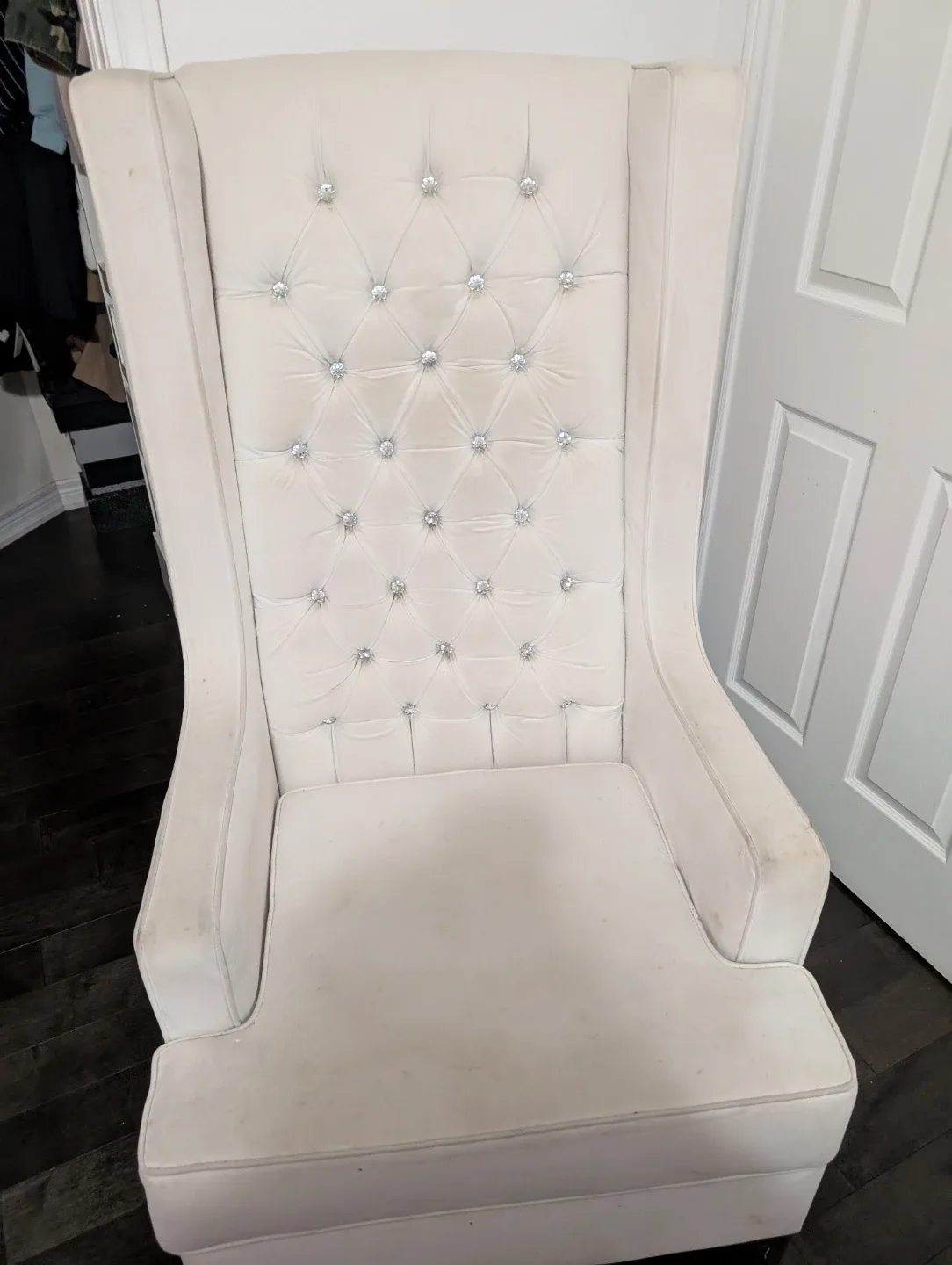 White Wingback Accent Chair image indicator(2)